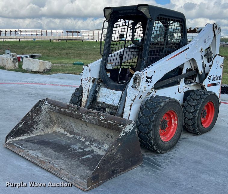 2014 Bobcat S650 skid steer loader - EJ3030