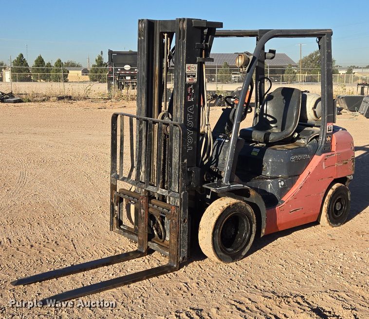 2008 Toyota 8FGU25 forklift - EJ3059