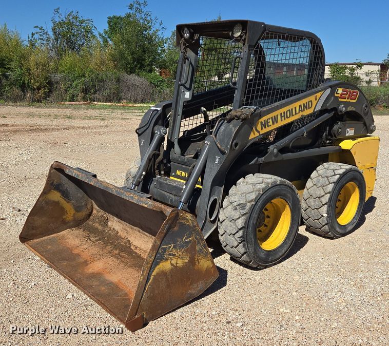 2012 New Holland L218 skid steer loader - EJ3061