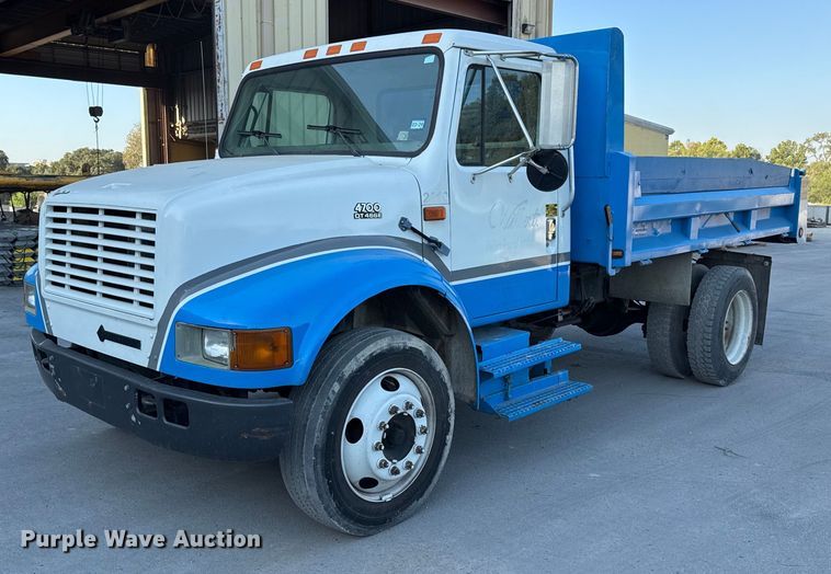 2000 International  4700 dump truck - EJ3094