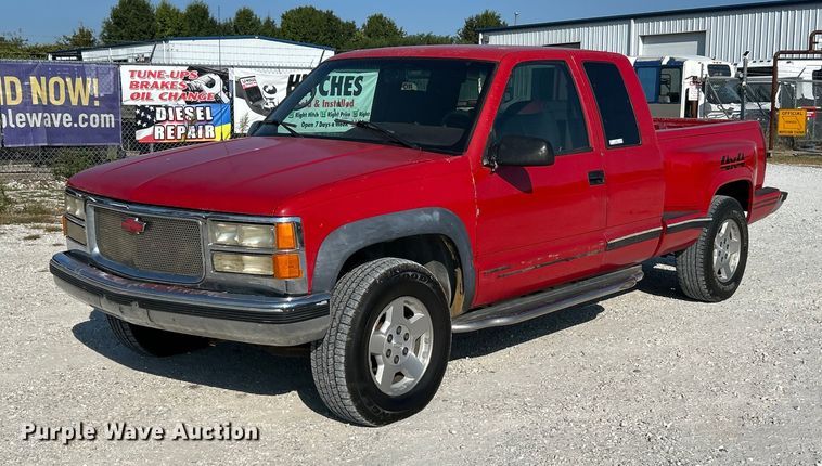 1996 Chevrolet  K1500 Ext. Cab pickup truck - EK3401
