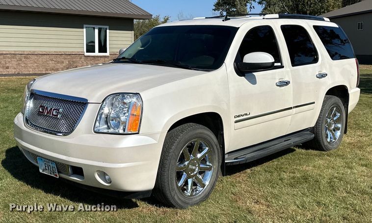 2011 GMC  Yukon Denali SUV - LR9501