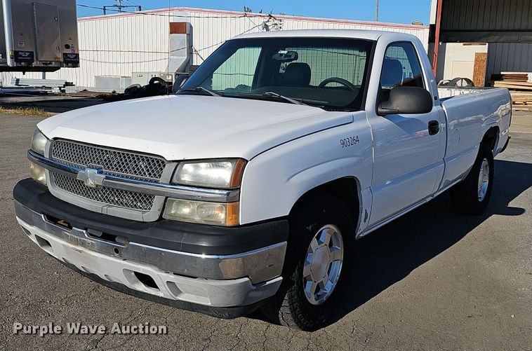 2004 Chevrolet  Silverado 1500 pickup truck - NX9366