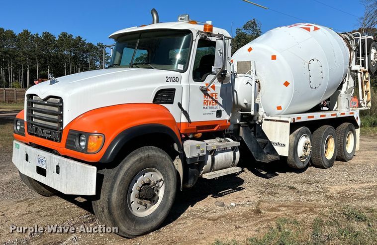 2005 Mack  CV513 ready mix truck - DN0774