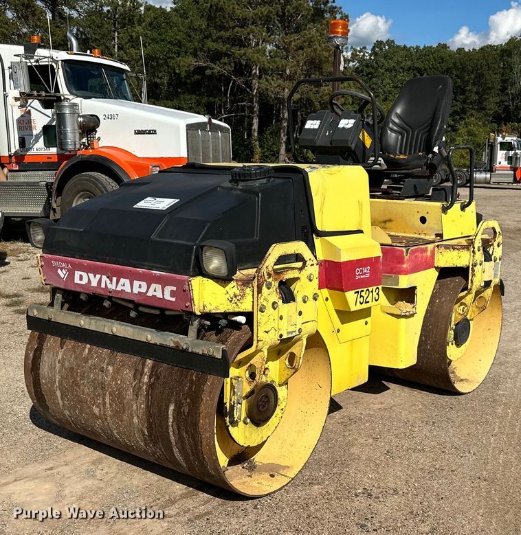 2000 Dynapac CC142 double drum vibratory roller - DN0782