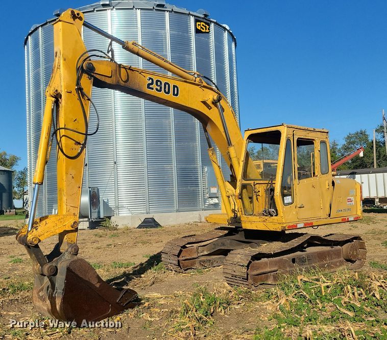 John Deere 290D excavator - DN3555