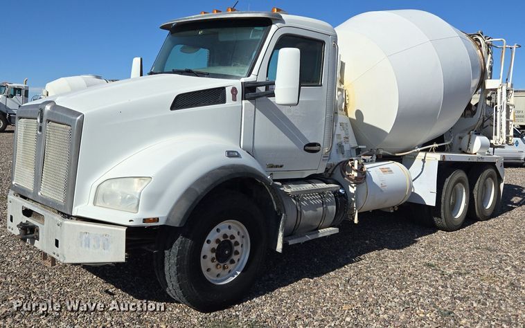 2016 Kenworth T880 ready mix truck - DO2517