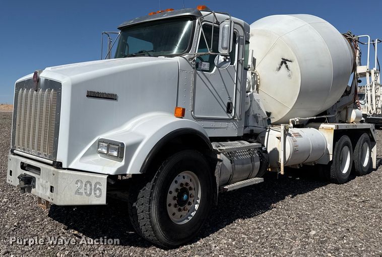 2015 Kenworth T800 ready mix truck - DO2521