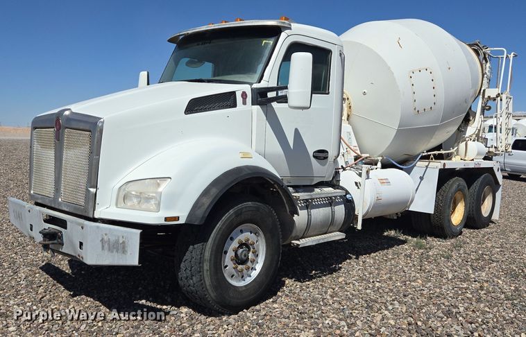 2016 Kenworth T880 ready mix truck - DO2522