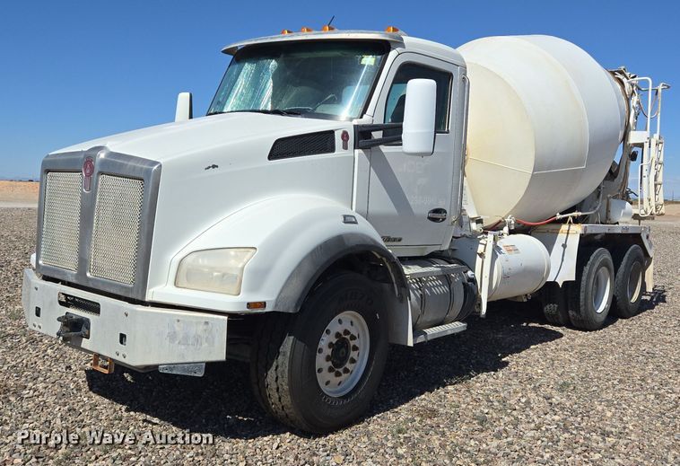 2016 Kenworth T880 ready mix truck - DO2523