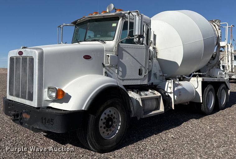 2015 Peterbilt 365 ready mix truck - DO2527