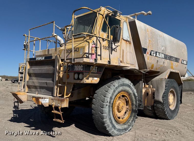 1990 Caterpillar  769C water wagon - DO2547