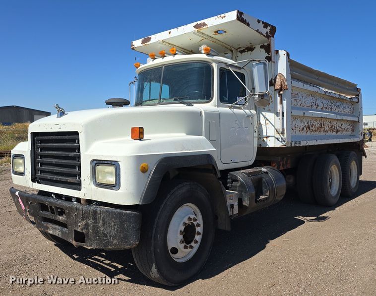 1999 Mack RD688S dump truck - DO5451