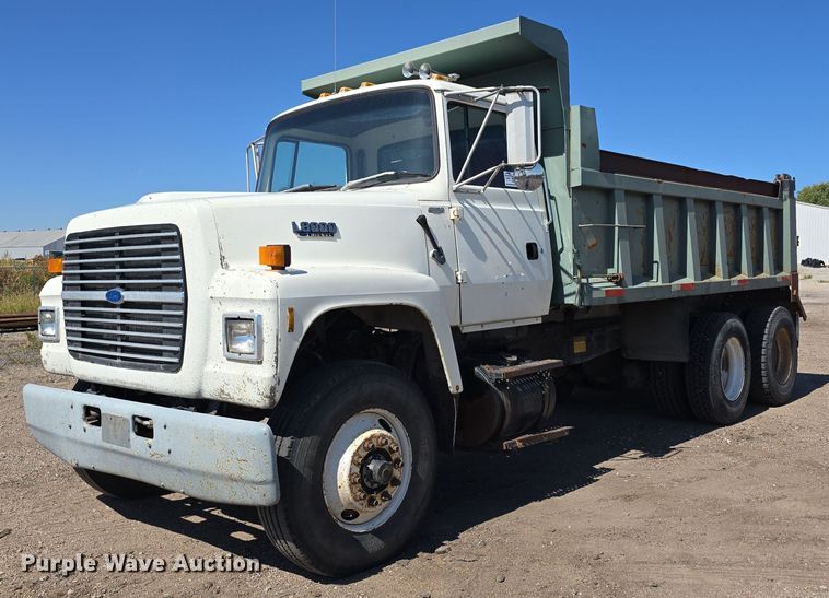 1994 Ford L8000 dump truck - DO5462