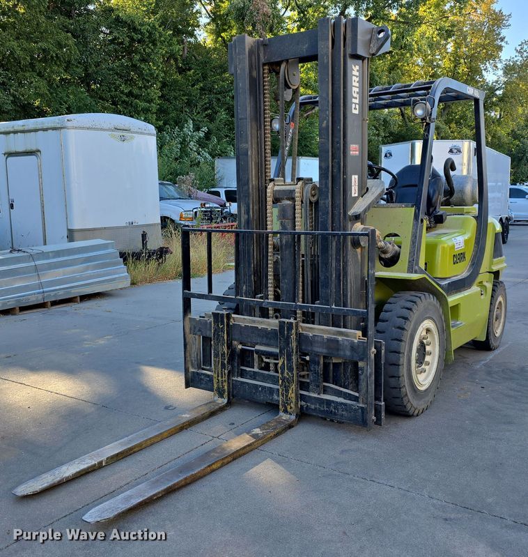 Clark CMP 40L forklift - DO5544