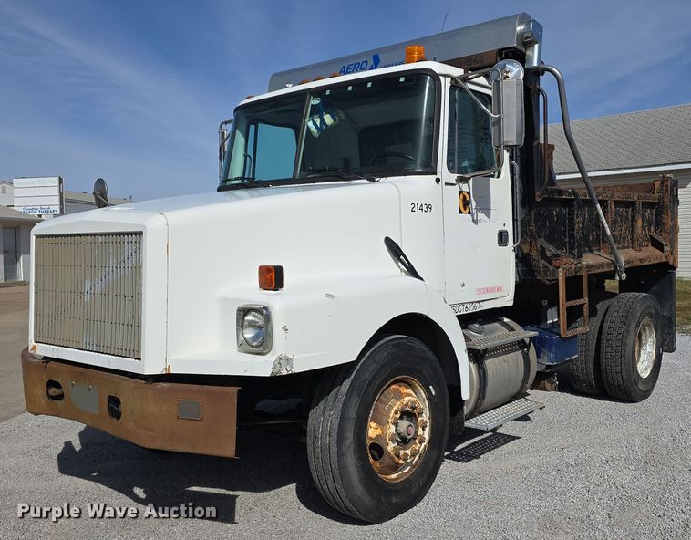 1995 White GMC WG dump truck - DO5554