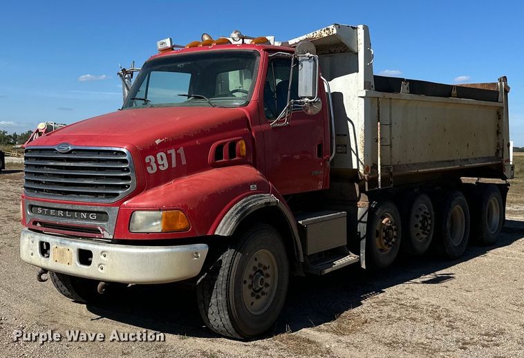 2007 Sterling  LT9513 dump truck - DP8534
