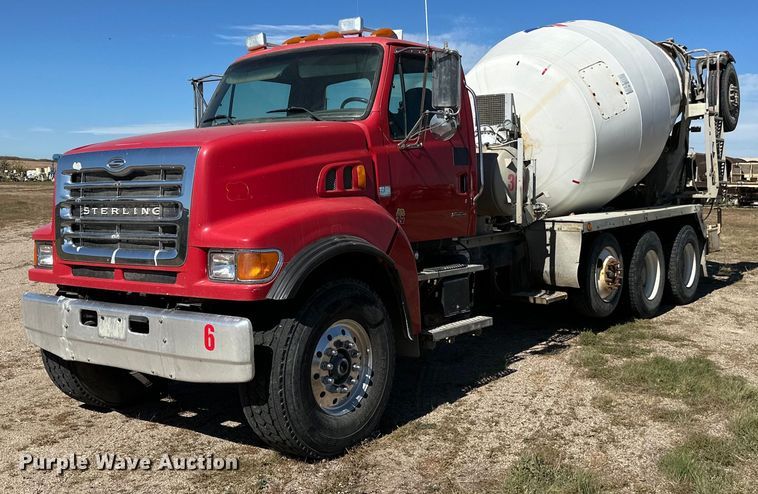 2002 Sterling  LT9511 ready mix truck - DP8535