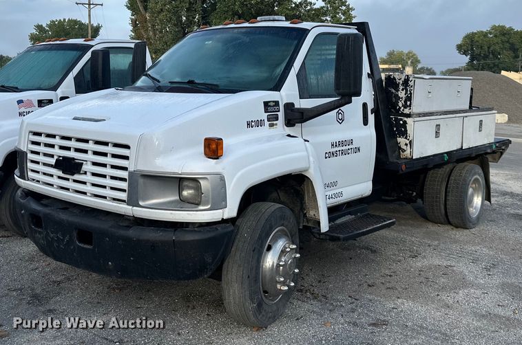 2006 Chevrolet  C5500 flatbed truck - DR2701