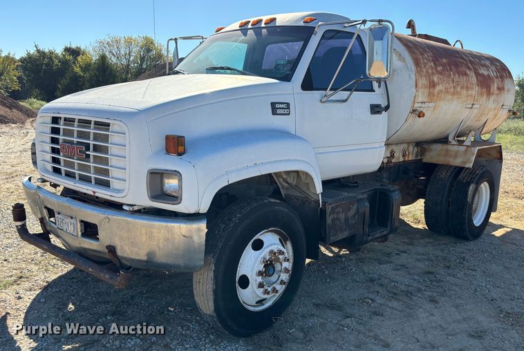 1998 GMC C7500 water truck - DS2534