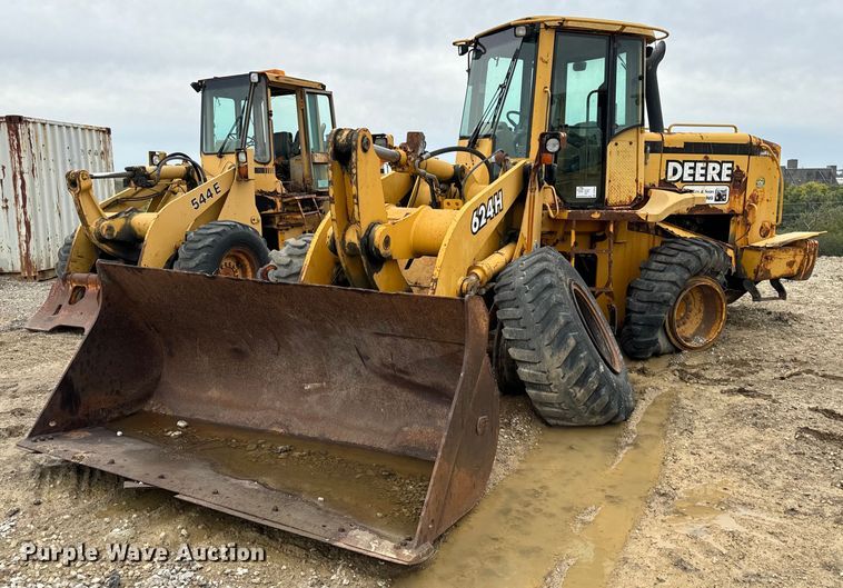 John Deere 624H wheel loader - DT2019