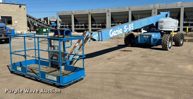 2004 Genie  S85 boom lift - DT2028