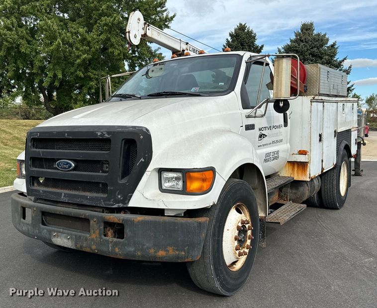 2004 Ford  F650 Super Duty  XL  utility / service truck - DV5948