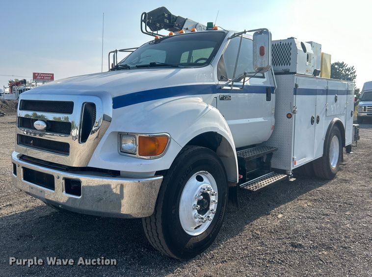 2007 Ford F750 Super Duty  utility / service truck - EG1046