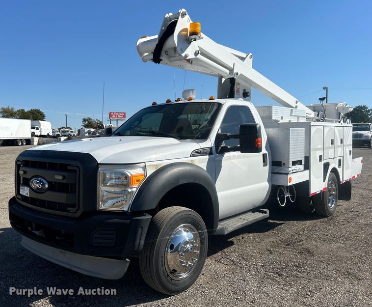 2012 Ford F550 Super Duty  bucket truck - EG1099