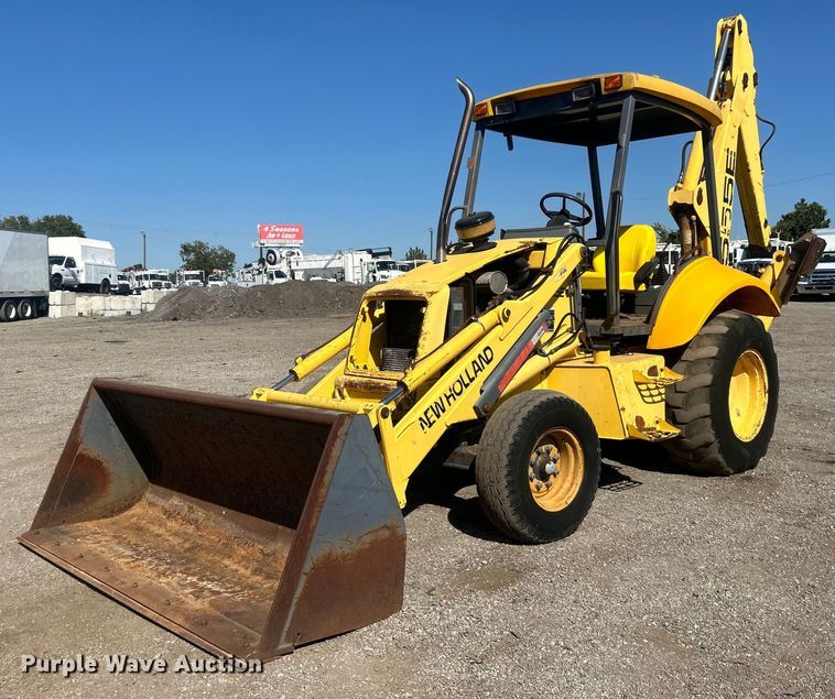 2000 New Holland 555E backhoe - EG1108