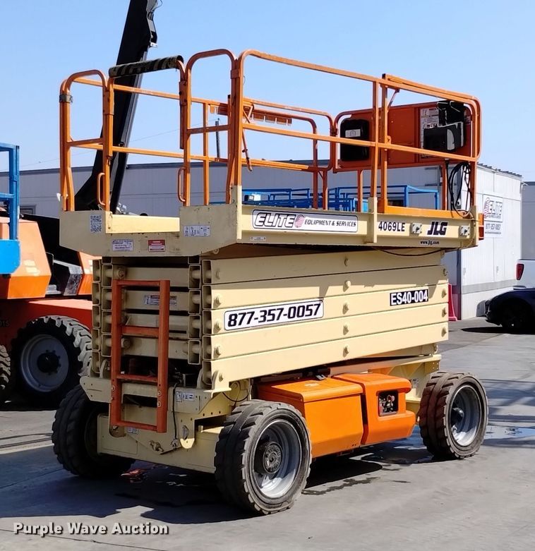 2010 JLG 4069LE scissor lift - EG9890