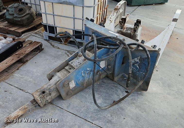 Okada Top 45B skid steer breaker - EI8398