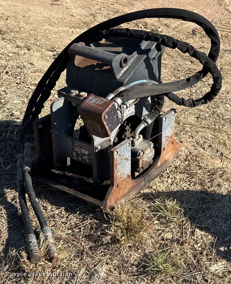 Bobcat PCF34 Vibratory Compactor - EJ3089