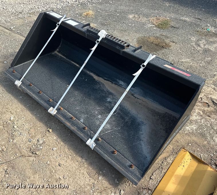 2021 Arrow 2306605BUN skid steer bucket - EJ4980