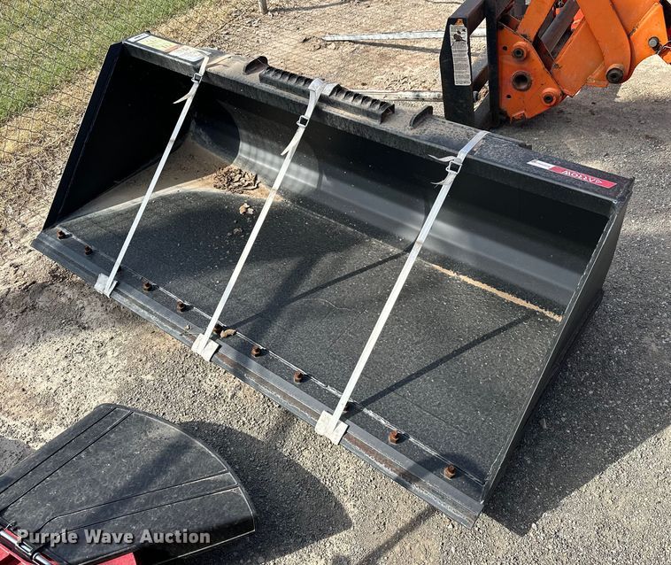 2021 Arrow 2306605BUN skid steer bucket - EJ4986