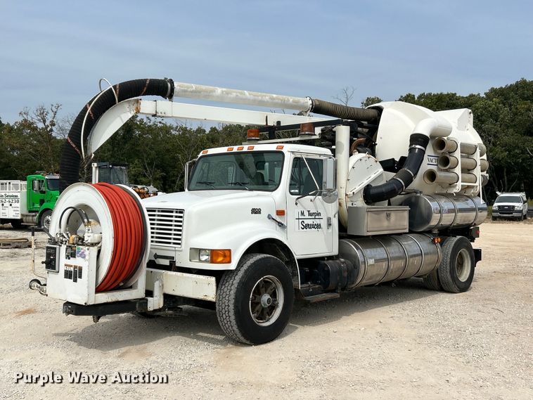1997 International  4900 sewer jetter truck - EK3326