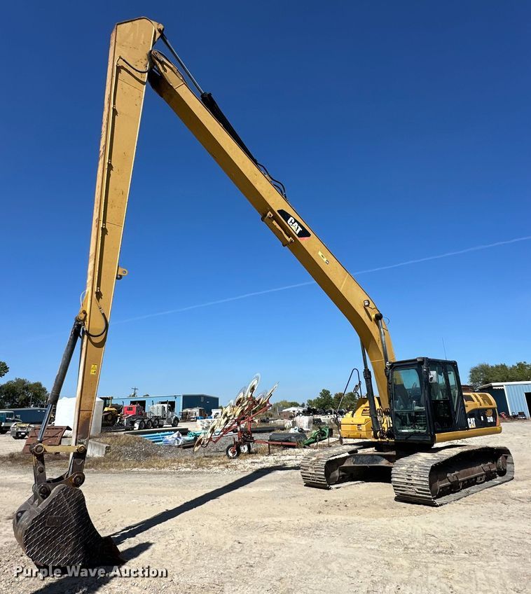 2010 Caterpillar  324DL long reach excavator - EN0024