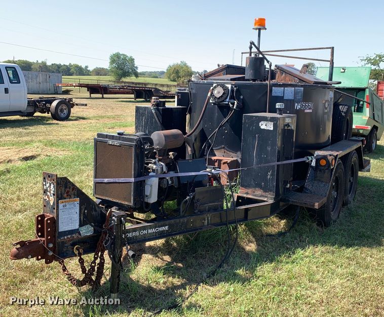 2006 Crafco EZ 400 D melter applicator - JT9740