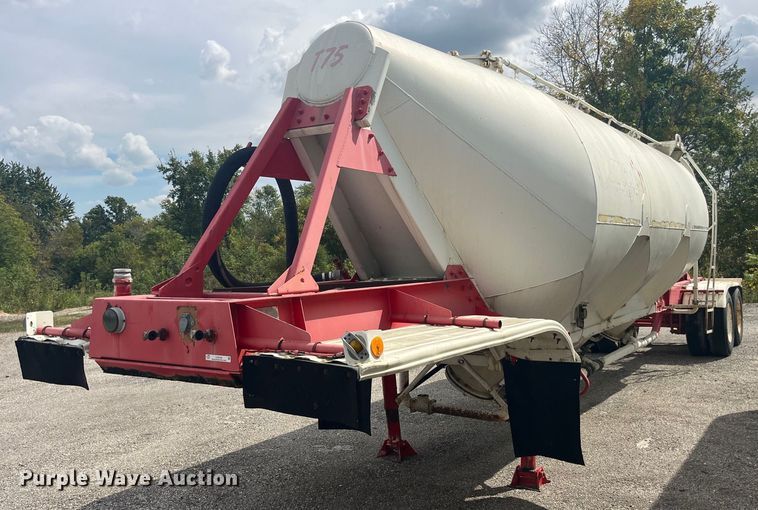 1978 Fruehauf HAP-F2-J 985 tank trailer - LC9184
