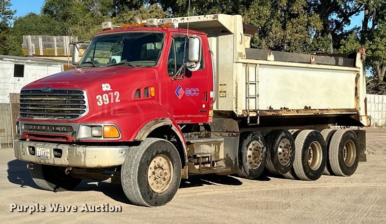 2007 Sterling  LT9513 dump truck - LR9479