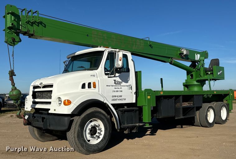 1999 Sterling L-Line crane truck - MV9231