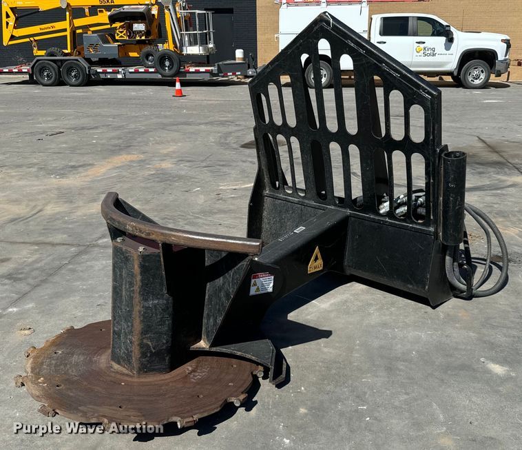 Dymax skid steer tree saw - MV9264