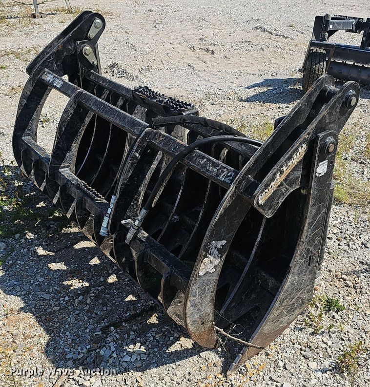 Land Pride  72" W skid steer grapple bucket - NX9225