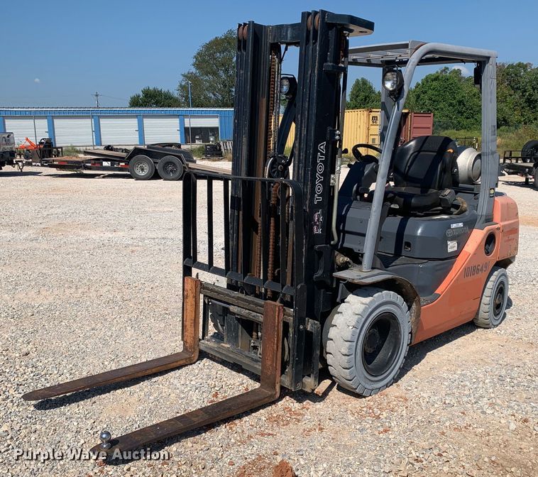 Toyota 8FGU25 forklift - NX9238