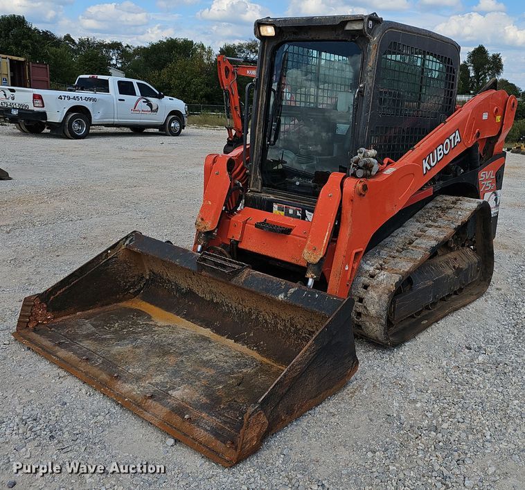 2021 Kubota  SVL 75-2 tracked skid steer loader - NX9242