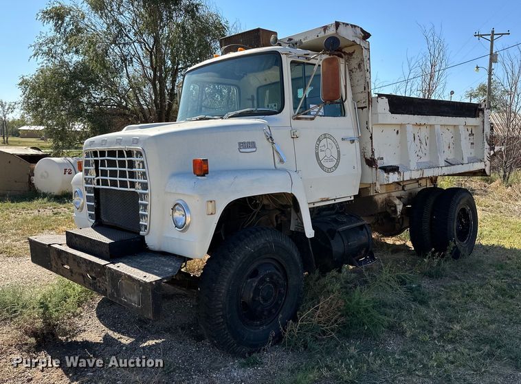 1978 Ford dump truck - DD3305