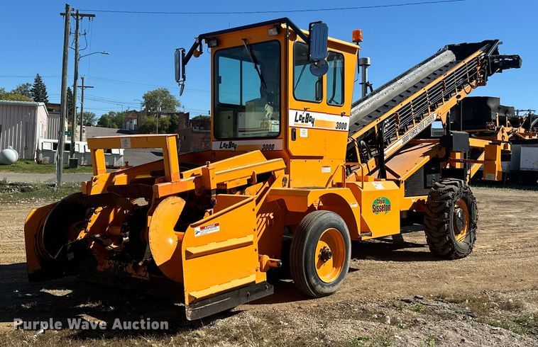 2011 LeeBoy 3000 windrow elevator - DN0801