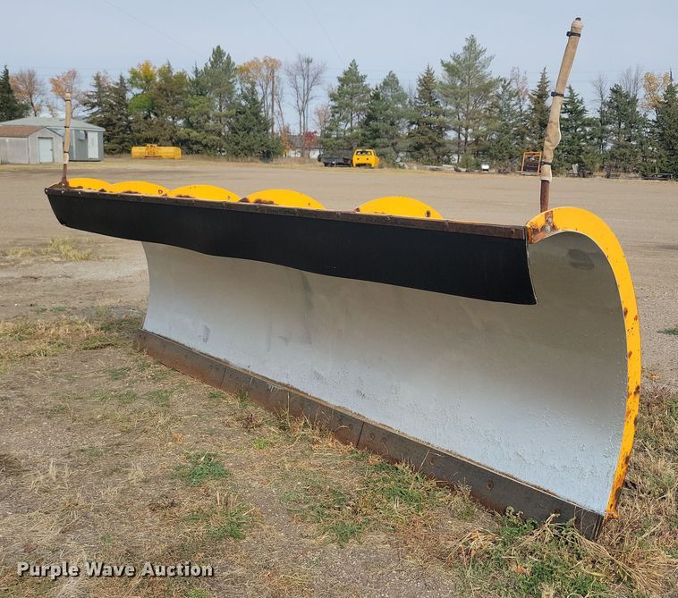 2006 Monroe snow plow - DN3583