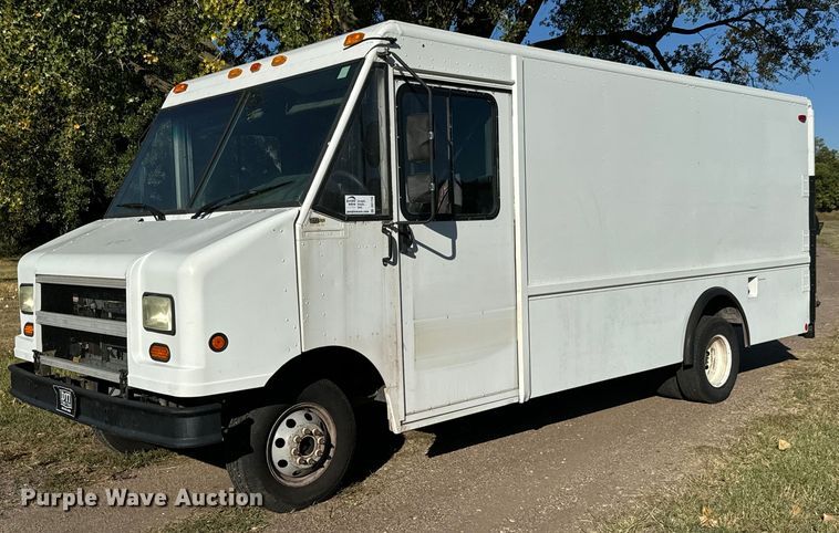 2002 Ford E450 Super Duty delivery truck - DO1738
