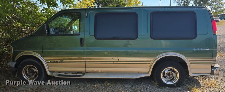 1999 Chevy  Express G1500 van - DQ5188
